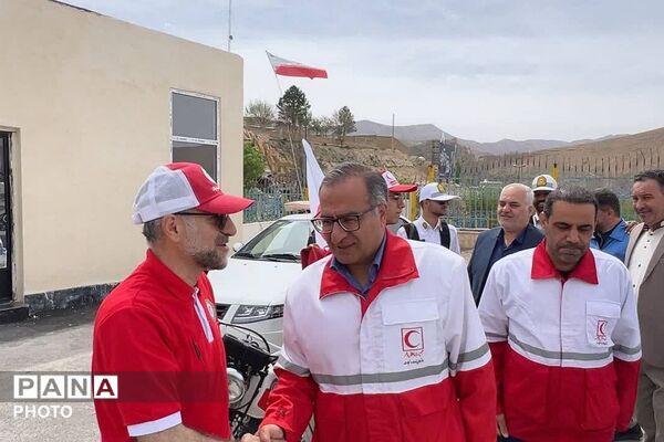 دیدار رئیس و کارکنان جمعیت هلال‌احمر شهرستان فیروزکوه با فرماندار