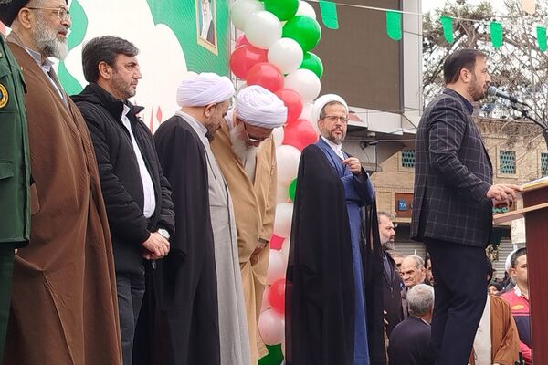 حضور اقشار مختلف مردم شهرری در راهپیمایی ۲۲ بهمن