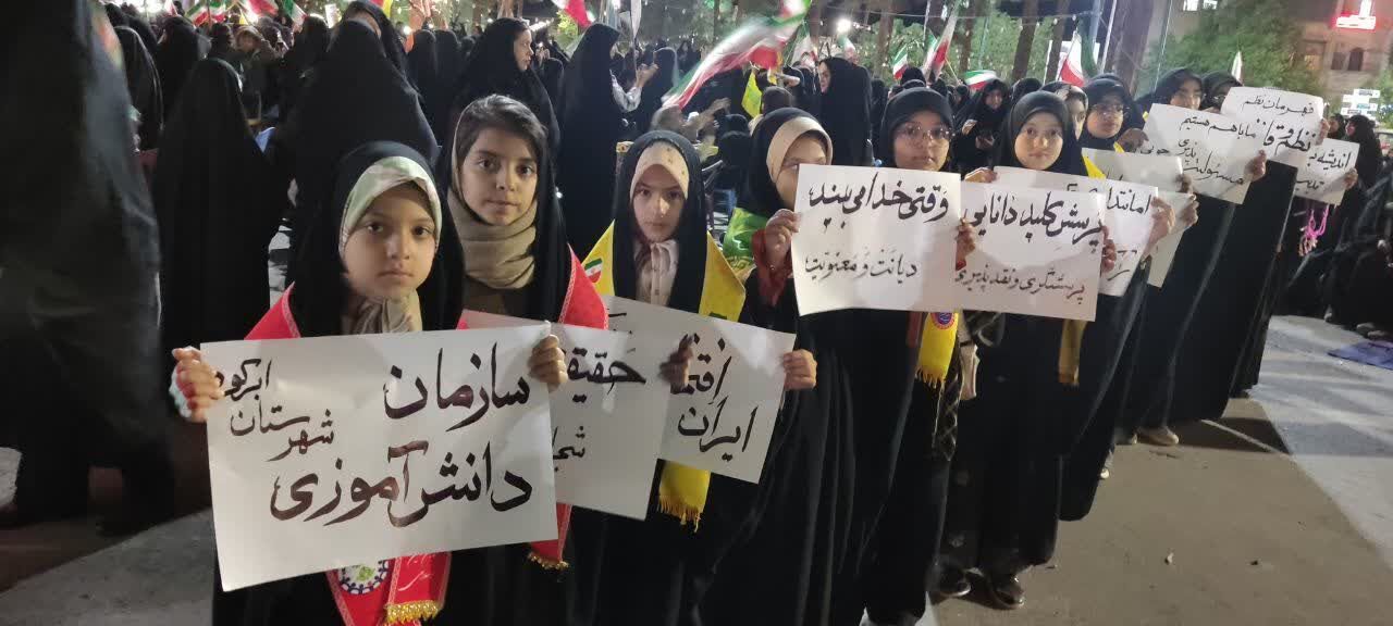 فعالیت دانش‌آموزان پیشتاز در موکب سازمان دانش‌آموزی ابرکوه