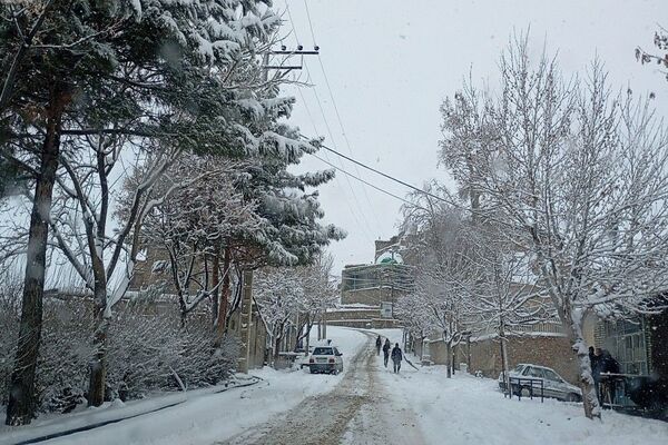 برف بارید و خدا پاکی خود را به شهر زیبایی بار هدیه کرد