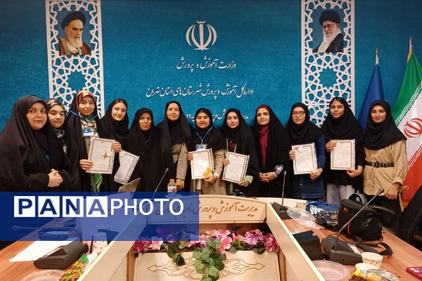 جلسه آموزشی خبرنویسی و تجلیل از دانش‌آموز خبرنگاران فعال پانا ناحیه 2 بهارستان