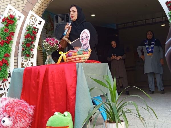 جشن «هفته سلامت روان» در مدرسه شهید سمیه میناب