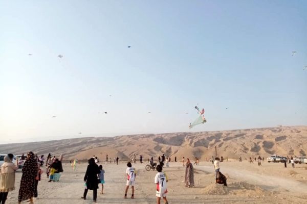 آسمان فین رنگین شد