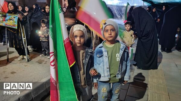 حضور پرشور دهه نودی های ملکانی در تجمعات شبانه