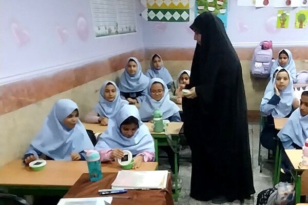 گرامیداشت شهادت حضرت فاطمه (س) در دبستان شهید مجید مجیدی ناحیه دو شهرری 
