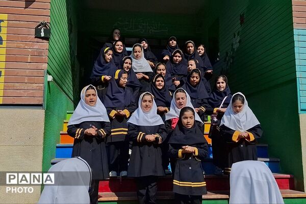 حضور دانش‌آموزان مدارس هنرمندان ری و کوثر شهرری در جشن ولادت حضرت زینب (س)