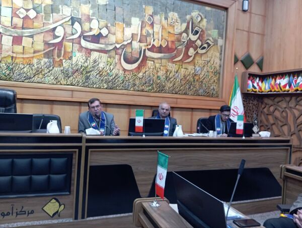 نشست هم‌اندیشی مسئولان سازمان دانش‌آموزی استان فارس روز اول