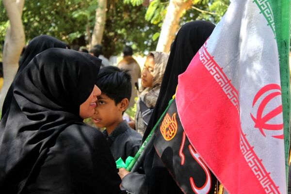 دلدادگان حسینی در سوگ علمدار کربلا گریستند
