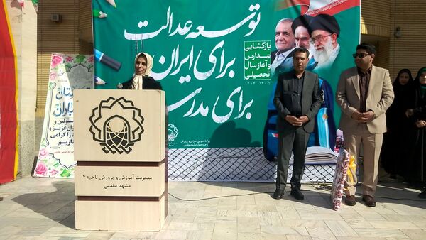 نواخته شدن زنگ مهر،زنگ خیرین و زنگ ایثار  در دبیرستان حسین ملایی
