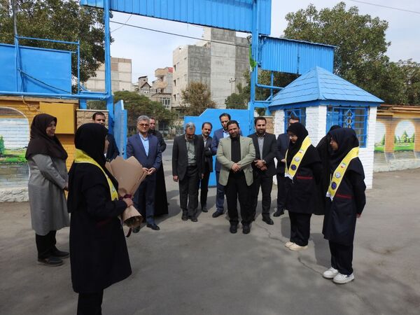 مراسم نمادین زنگ شور عاطفه ها باحضورمسئولین آموزش و پرورش