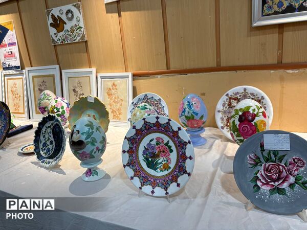 افتتاح «نگارستان فردا» ؛نمایشگاه دست سازه های دانش آموزان دختر شهرستان کاشمر