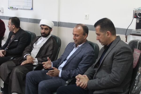 بزرگداشت مقام معلمان در مدارس گلوگاه 
