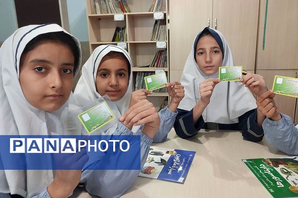 دانش‌آموزان دبستان شهید معظم کارت عضویت گرفتند