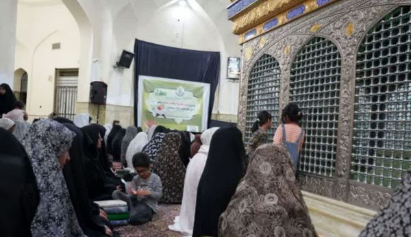 مراسم شب قدر در گلزار شهدا بم