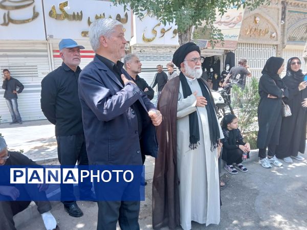 برپایی پرشور مراسم عزاداری سیدالشهدا در خیابان‌های نیشابور 