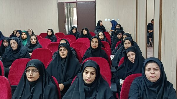 برگزاری دوره ضمن خدمت فعالیت های مکمل آموزشی و پرورشی در شهرستان ملارد