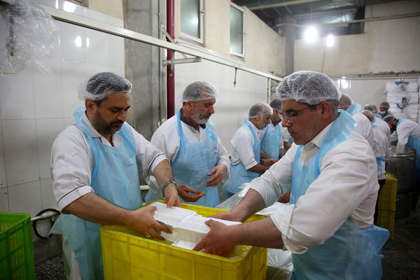 آشپرخانه حرم حضرت معصومه(س) در شب میلاد امام حسن مجتبی(ع)