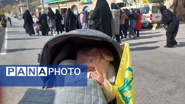 راهپیمایی یوم الله ۱۳ آبان در بلده مازندران