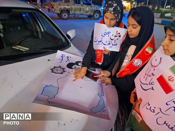 بیعت دانش‌آموزان پیشتاز شهر لایین با رهبر عزیز انقلاب