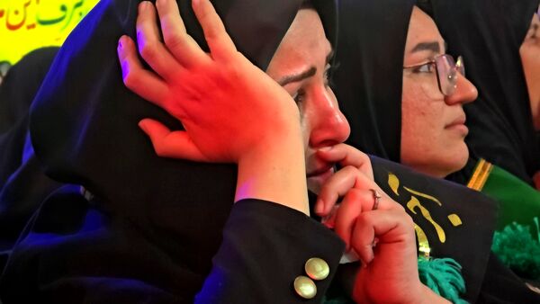 استقبال باشکوه مردم شهرستان بهاباد از شهید گمنام