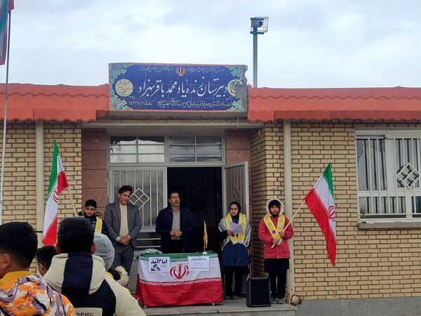 نغمه‌های آزادی در آوای دانش‌آموزان روستای درخت سنجد 