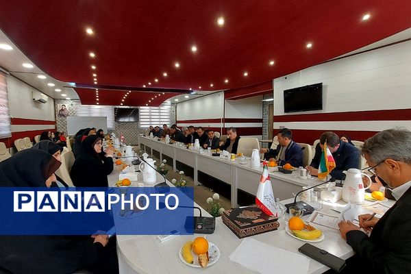 تقدیر از بانوان اداره آموزش و پرورش کهریزک 