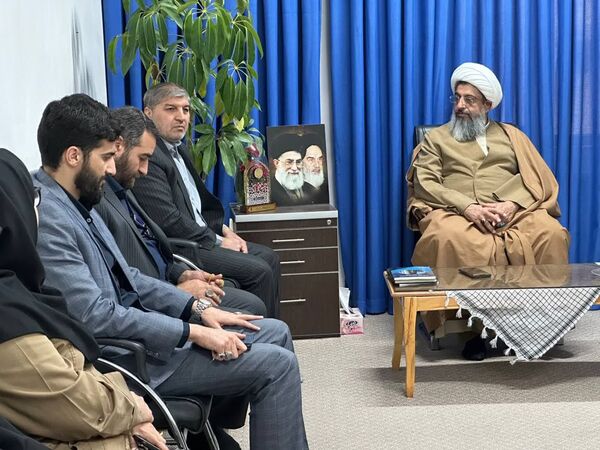  دیدار رئیس شبکه بهداشت و درمان شهرستان ساوجبلاغ با امام جمعه