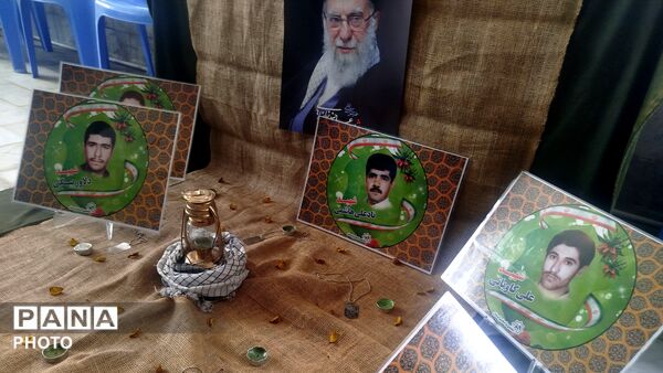 شهدا؛ شمع چراغ بشریت