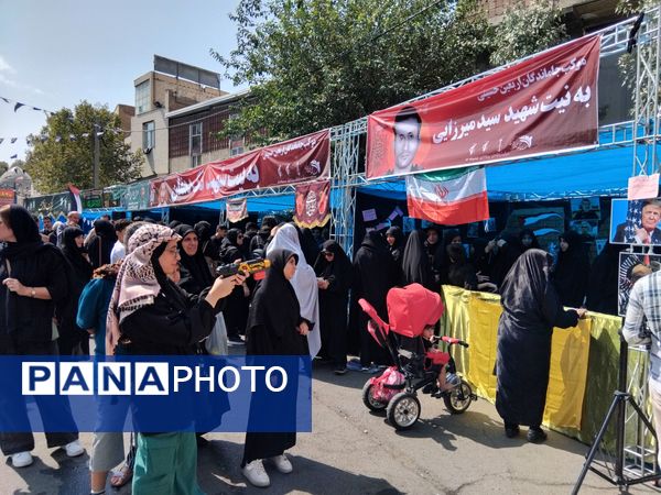 پیاده‌روی جاماندگان اربعین حسینی از مصلی تا میدان شهدای کرج