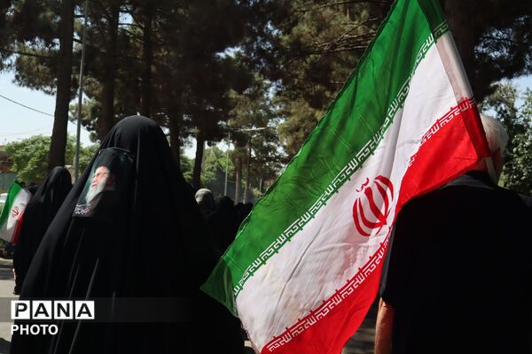 زائرانِ نرسیده به حریم؛ خروشِ اربعینی‌ها در قلبِ نیشابور