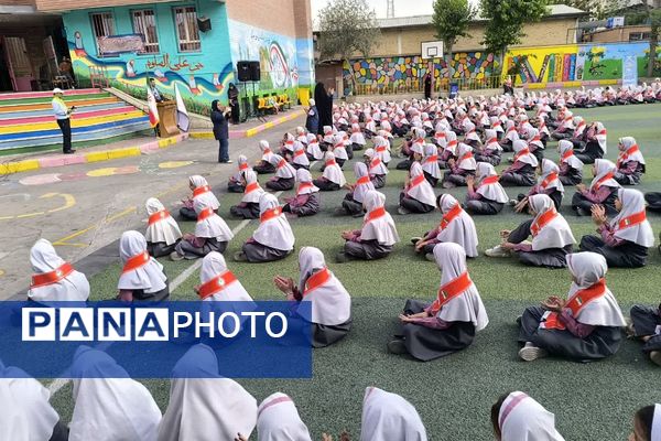 بیست و ششمین سالروز تاسیس سازمان دانش‌آموزی در دبستان طواف و معماریان ناحیه دو شهرری 