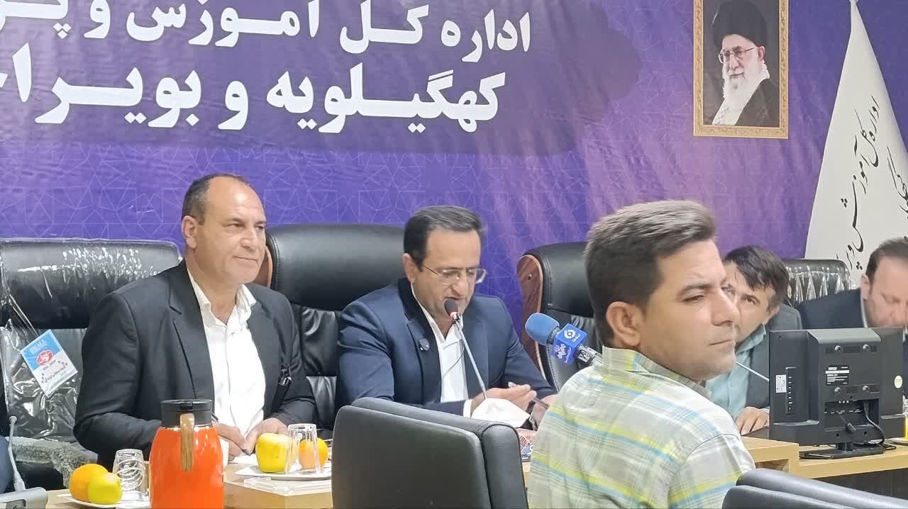 معلمان در خط مقدم جنگ شناختی قرار دارند