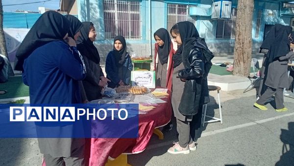 بازارچه‌‌ دانش‌آموزی در‌ دبیرستان‌ نمونه‌ اندیشه‌ کاشمر