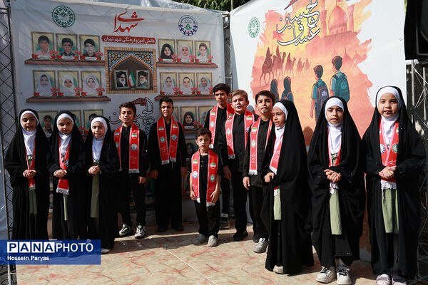 موکب «عشاق‌الحسین» سازمان دانش آموزی در راهپیمایی خانوادگی جاماندگان اربعین حسینی - تهران