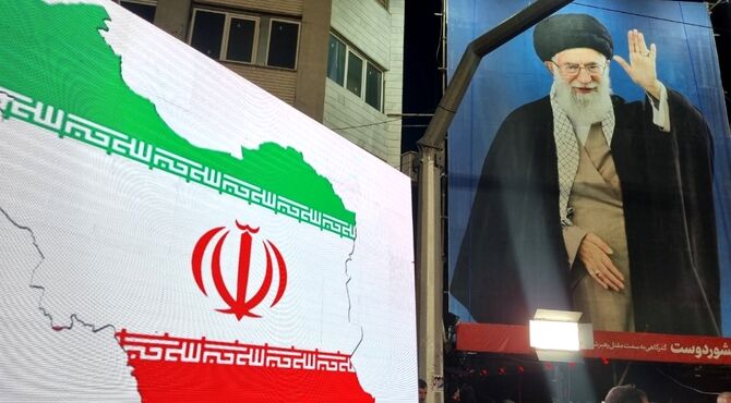 گردهمایی فرهنگیان به مناسبت روز معلم در خیابان کشوردوست