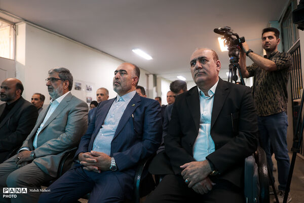 مراسم آغاز نصب نیروگاه خورشیدی در 12 هزار مدرسه سراسر کشور