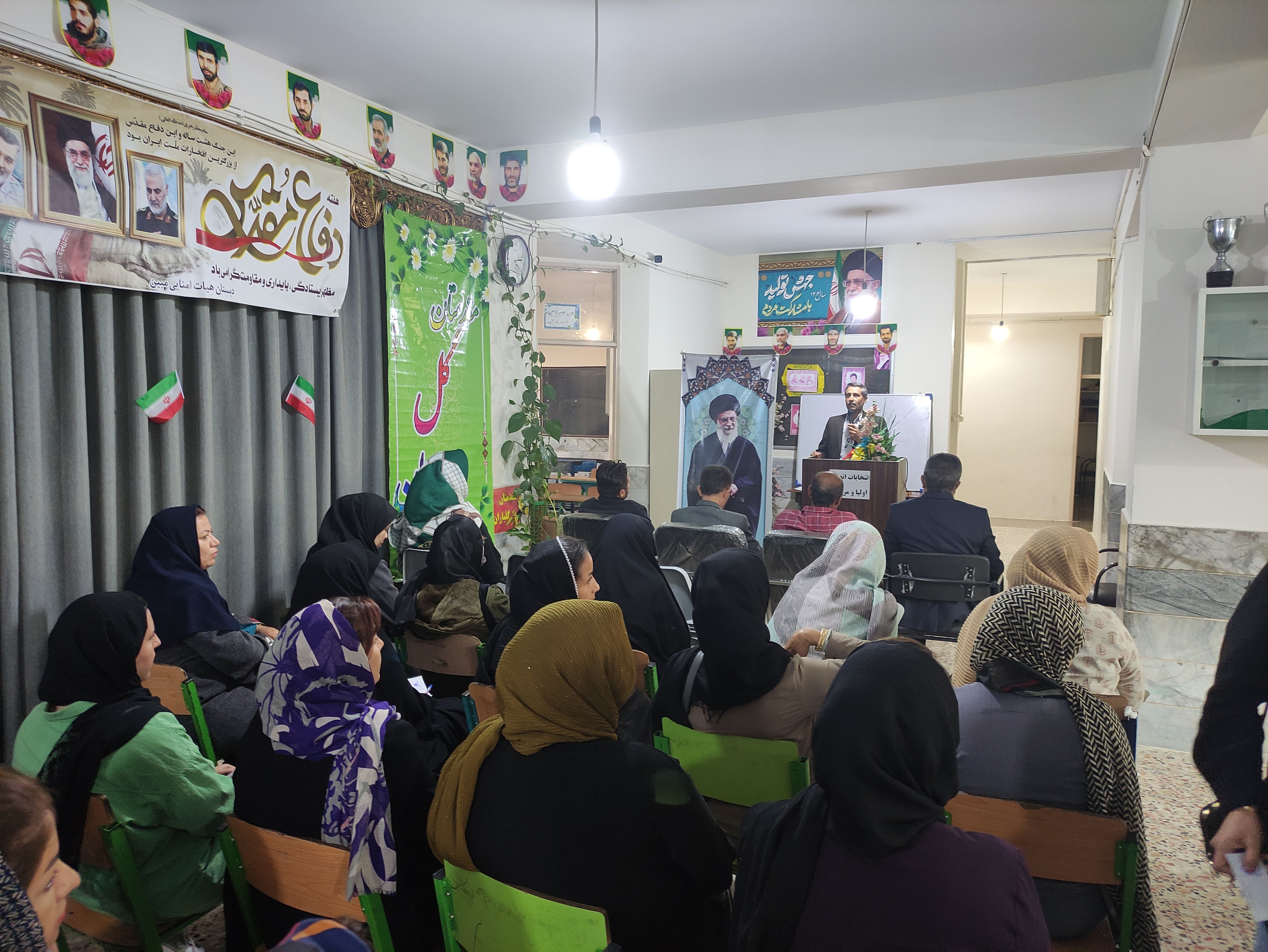 برگزاری جلسه انجمن اولیا و مربیان در دبستان هیات امنایی قرآنی مبین شیروان