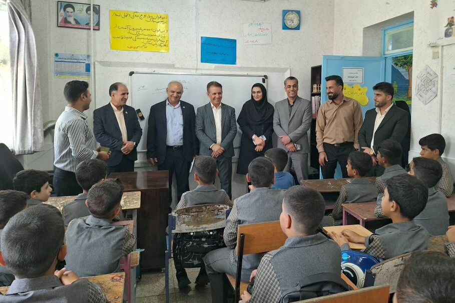 طنین زنگ مهر و مقاومت در مدارس خفر