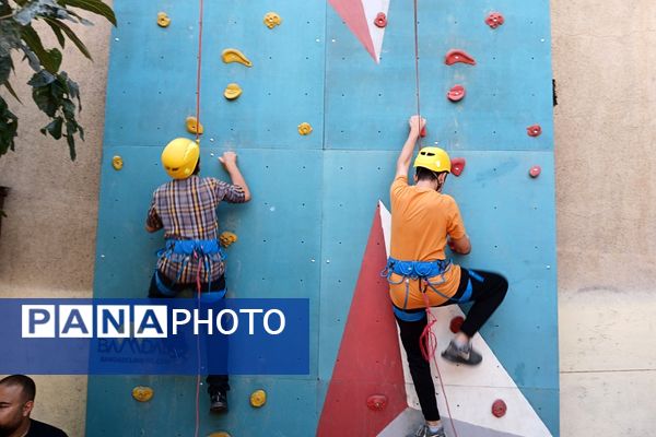 حضور دانش‌آموزان ناحیه 2 شهرری در اردوی باغ موزه دفاع مقدس و فرهنگسرای ولا
