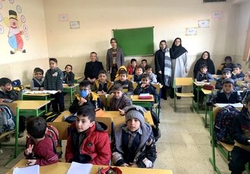 جشنواره درون مدرسه‌ای دبستان زنده یاد زهرا جهانی ناحیه۴ اصفهان برگزار شد 