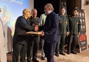 همایش تقدیر از خبرنگاران برتر استان قم 