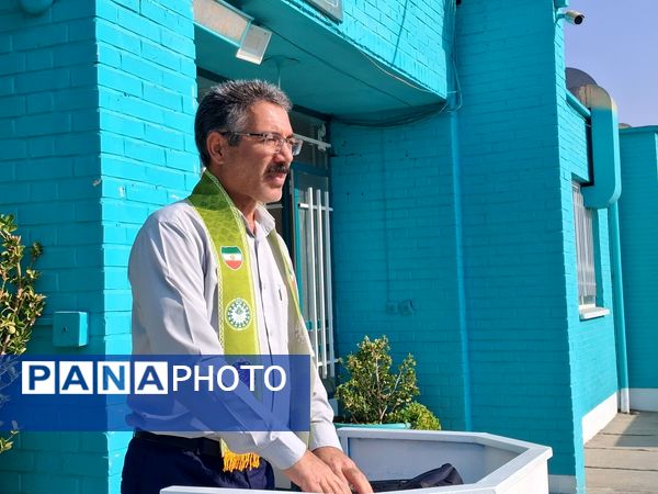 آموزش انواع دست ها و گره های پیشتازان در دبیرستان دخترانه فاطمیه