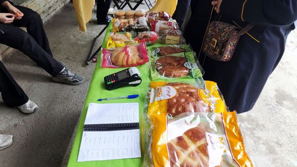 برپایی بازارچه دانش آموزی در دبیرستان پیرایش ۲