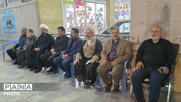محفل انس با قرآن در گرامیداشت رهبر شهید ایران