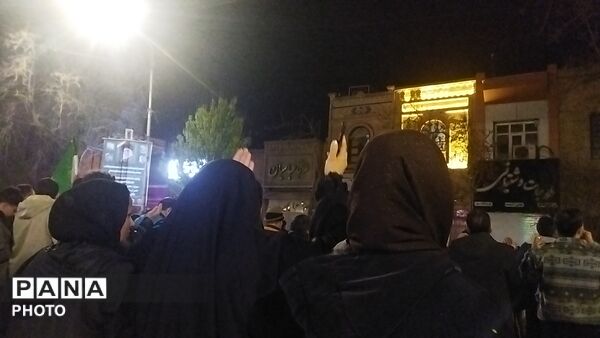 نیشابوری ها قرآن ها را به سر گرفتند-۱ 
