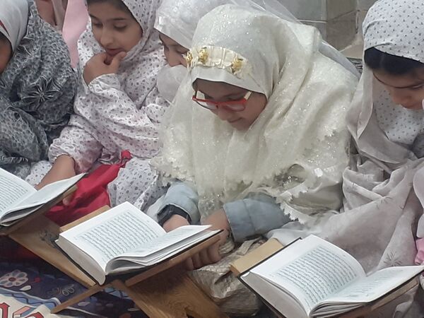 حضور مستمر دانش‌آموزان مدرسه هدی یک در مسجد 