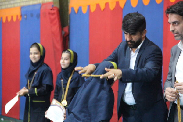 برگزاری آیین اهدای جوایز و تقدیر از شرکت کنندگان جشنواره طناب زنی دانش آموزان ابتدایی دختر مدارش شهرستانهای تهران در ری یک