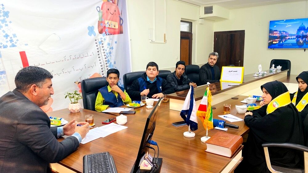 نشست مشترک اداره آب و خبرنگاران پانای باخرز با محوریت جشنواره «نخستین واژه آب»