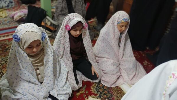 دختران آسمانی در خلوت عاشقانه مسجد