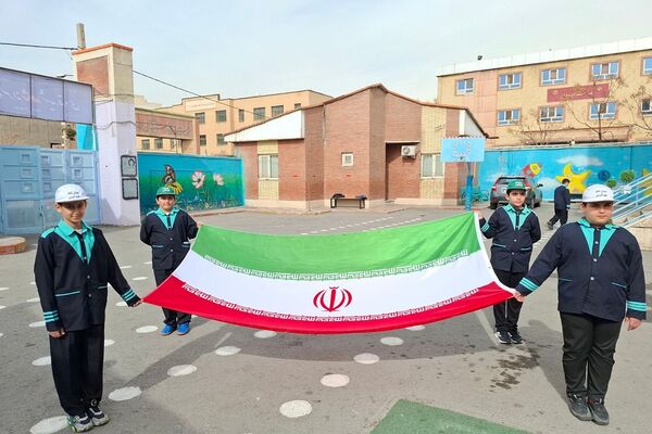 همایش یاوران انقلاب در دبستان شاهد شهید قدوسی ناحیه دو شهرری 